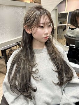 フォート(FORT) 海外風バタフライレイヤー/シャギーカット/ハイライトカラー