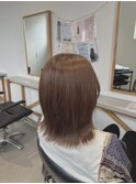 オリーブベージュ