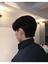 シーンバイラッド ヘルム(SCENE by RAD helm) 好印象な束感を活かしたツーブロックビジネスヘアメンズカット