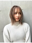 ミディアムレイヤー×ベージュカラー