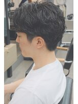 ユノ(juno)&nbsp;メンズパーマ　センターパート