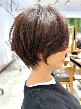ビューブルー 亀戸錦糸町(VIEW BLUE) 美髪シアーカラーピンクブラウンショートカット切りっぱなしボブ