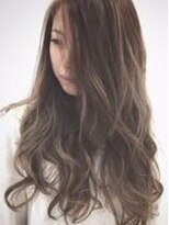 グッドフェローズ ミナミホリエ(GoodFellas minamihorie)&nbsp;外国人風ハイライトグレイアッシュ×無造作ウェーブ♪