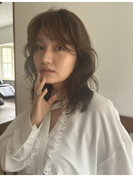 ガーランドギンザ(Garland Ginza) 顔まわりレイヤーミディアムヘア赤み消しカラーベージュ