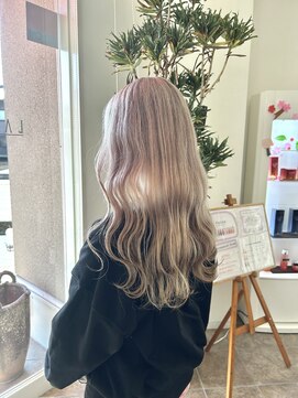 ラドンナ(LA.DONNA) white beige