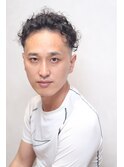 ふわふわくるくるフェードツーブロックスパイラルパーマ