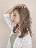 ミルクティーブロンド/ワンホンレイヤー/リバースセンターパート