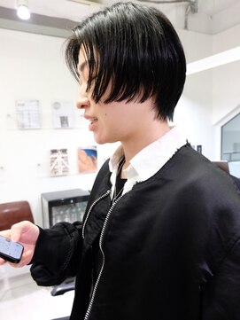 ムロ(Mulo) モード感のある黒髪マッシュショート｜大人ショート札幌円山