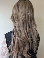 エッセンス(essence)&nbsp;ロングヘア　　　　ーハイトーンミルクティー