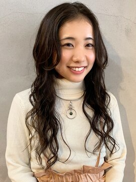 ネリ(nely) 【nely】大人可愛い20代30代40代長め前髪のウェーブミックス