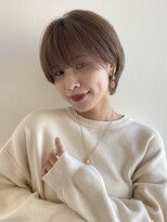 イヴォークトーキョーオーサカ(EVOKE TOKYO osaka)&nbsp;丸みショート 耳かけ ナチュラル 可愛い ベージュカラー 小顔