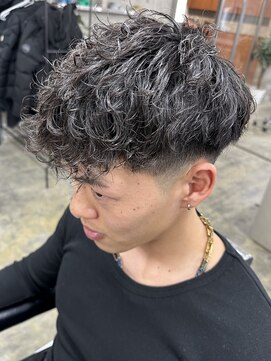 ロンド ローガン 名駅(Lond LOGAN) スペインカール フェード メンズ カット 名古屋