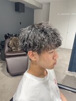 ペグ(peg)&nbsp;波巻きパーマ　刈り上げマッシュ