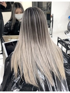 プティ(PUTY) 神戸三宮 バレイヤージュ 白髪ぼかし