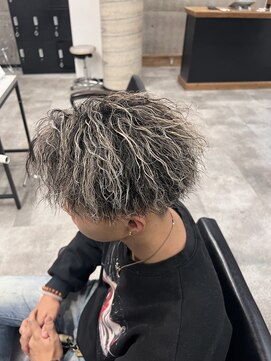 イーラ(era) メンズパーマホワイトメッシュ縦落ちツイスパ耳掛け