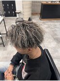 メンズパーマホワイトメッシュ縦落ちツイスパ耳掛け