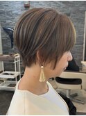 大人ショートボブヘアくびれショート白髪染めグレイカラー40代