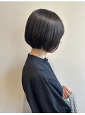 オリーブグレージュ×ショートボブ
