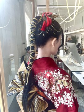 ホワイトルーム(White Room) 成人式ポニーテールアレンジ