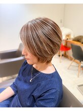 ステラバイケンジ 藤沢(STELLA by KENJE) 白髪ぼかし細めハイライト30代40代50代グレージュ