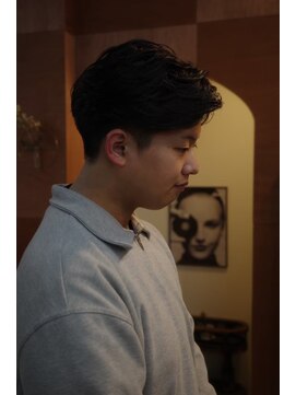 エディ(Edy) メンズセンターパートニュアンスパーマ刈り上げ眉毛カット岡山