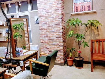 G-THREE 東神奈川店の写真/落ち着いた雰囲気のサロンで、上質なサロンタイムを♪マイクロバブル[marbb]で体も心も頭皮もリラックス。