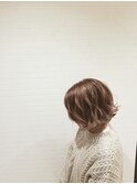 切りっぱなしゆるふわボブ×ヌーディーベージュ
