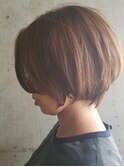 大人耳かけショートボブ/前下がりボブ