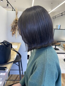 リジー(Litzy) ’暗くても垢抜け×切りっぱなしボブ’【椎葉】