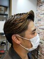 チルヘアー(CHILL hair)&nbsp;七三気味に流してツーブロックでスッキリ。えりはナチュラルに