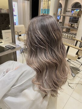 アンダーバーホワイト 広島 並木店(_WHITE) バレイヤージュ