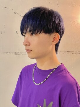 アンリ(Henri) [オカダケント]ナチュラルマッシュヘア&ネイビーブルー