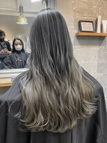 ブルー(BLUE.)&nbsp;ホワイトグレー×バレイヤージュ