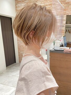 バンプ ギンザ(BUMP GINZA) 前下がりショートボブ×ハイライト×透明感カラー【NAYUMI】