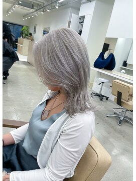 ニュート(Neut ) ホワイトシルバー/ハイトーンカラー/ケアブリーチ/レイヤー