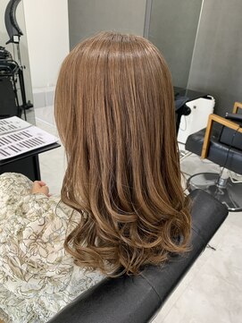 ディティール(Detail) ゆるふわロング×モカベージュ