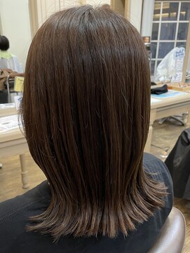 アルターリール(aL ter Rire) 黒髪/ボブルフ/ネビージュ/小顔/ワンレン