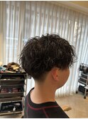 ツイストスパイラル/波巻きパーマ/刈り上げマッシュショート