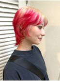 ハンサムショートウルフカットブロンドレッドカラールーツカラー