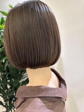 メゾンブラン アヴェダ(Maison Blanc AVEDA) スッキリまとまる！大人ボブ　オリーブグレージュ