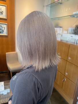 イルミ(iLUMi) iLUMi　×　ホワイトシルバー