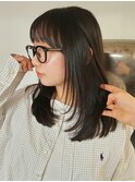 前髪あり　ミディアム　顔周りレイヤー　レイヤースタイル
