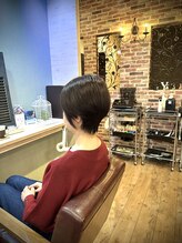 ヘアーメイクロージー 八軒店 (HAIR MAKE ROSY)&nbsp;後頭部に丸みが出る首元すっきり大人女性ショート
