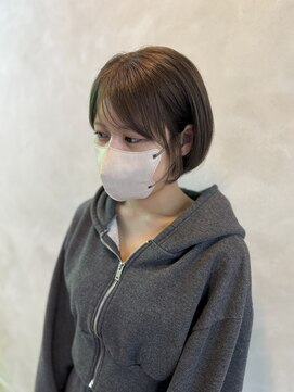 コム(COM) 小顔ショートボブ