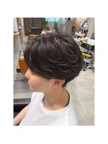 バンブーグラス バイ ユアーズヘアー(Bamboo grass by youres hair) 艶感と束感で魅せる大人フェザー
