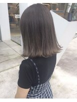 ロマリア(Lomalia)&nbsp;【Lomalia表参道/原宿】 流行りのパールグレージュ×外ハネボブ