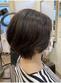 毛流れのあるショート