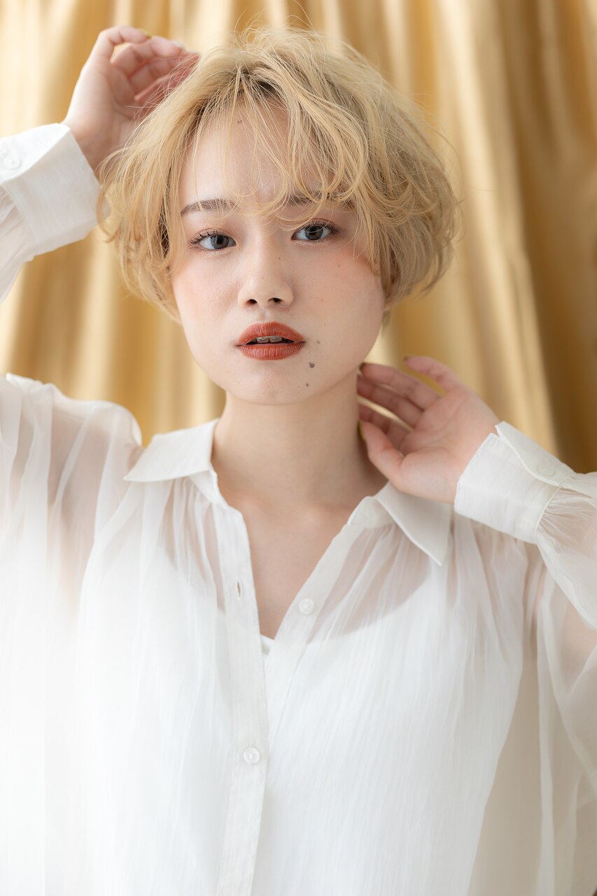 金髪ハイトーンカラーくせ毛ショートボブTb3上尾20代30代40代