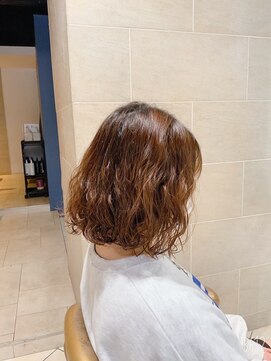 ブロッサム 保谷(Blossom) 20代30代40代大人可愛いデジタルパーマナチュラルくせ毛風