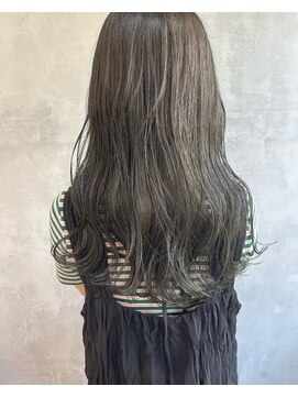 キチ(kichi.) [kichi.] ロングヘア×オリーブグレージュ